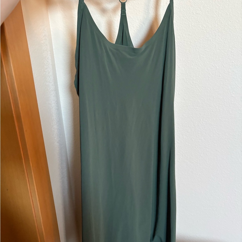 Green Sleeveless Outdoor Voices Dress